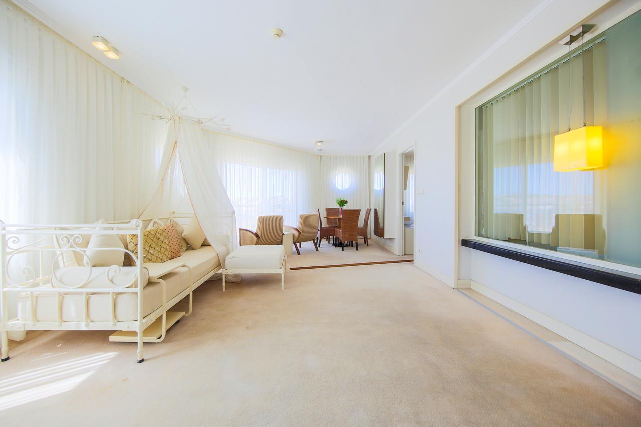 Sisus Hotel Cesme Bagian luar foto