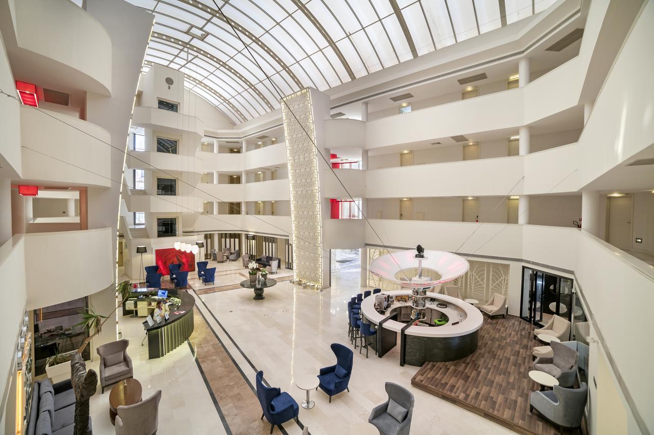 Sisus Hotel Cesme Bagian luar foto