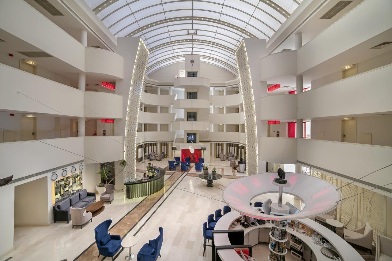 Sisus Hotel Cesme Bagian luar foto