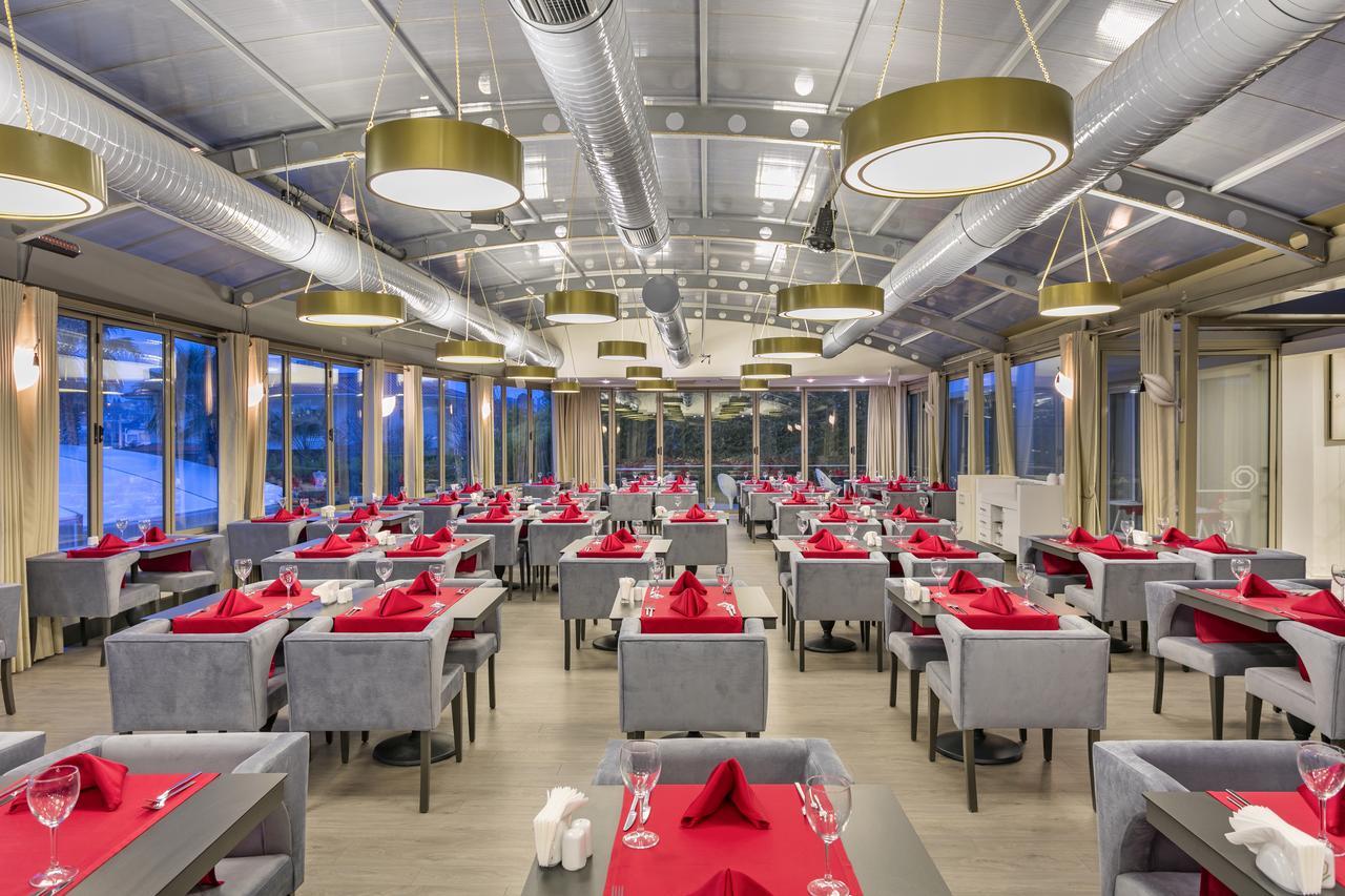 Sisus Hotel Cesme Bagian luar foto
