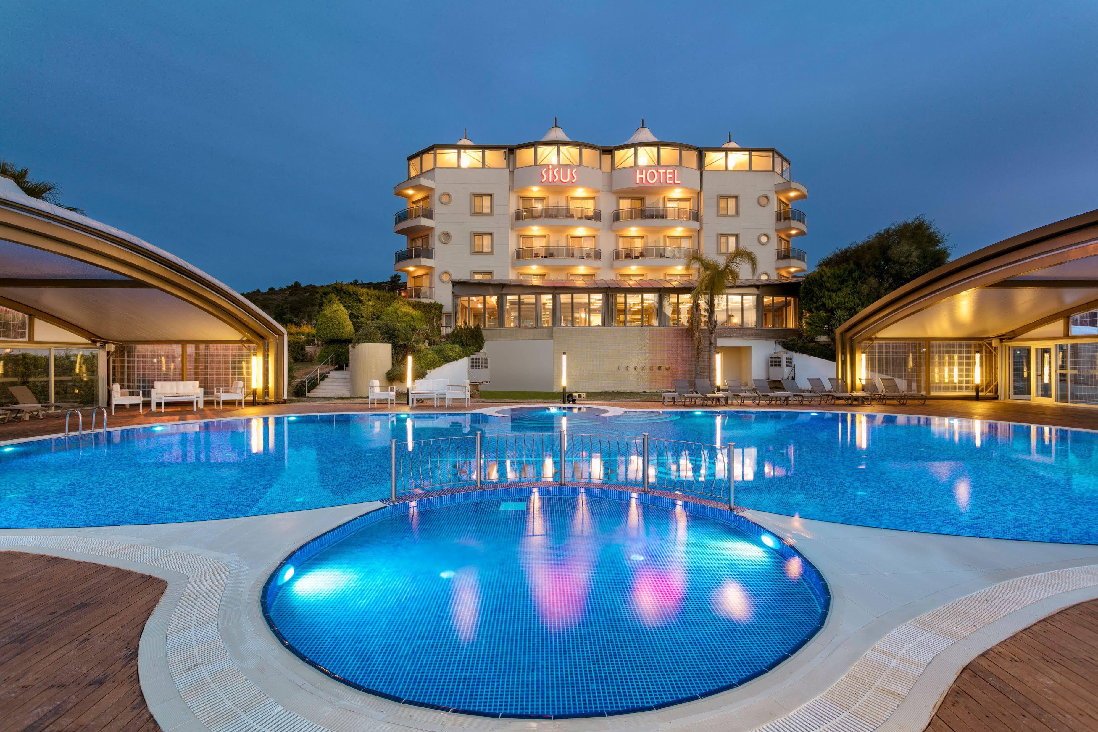 Sisus Hotel Cesme Bagian luar foto